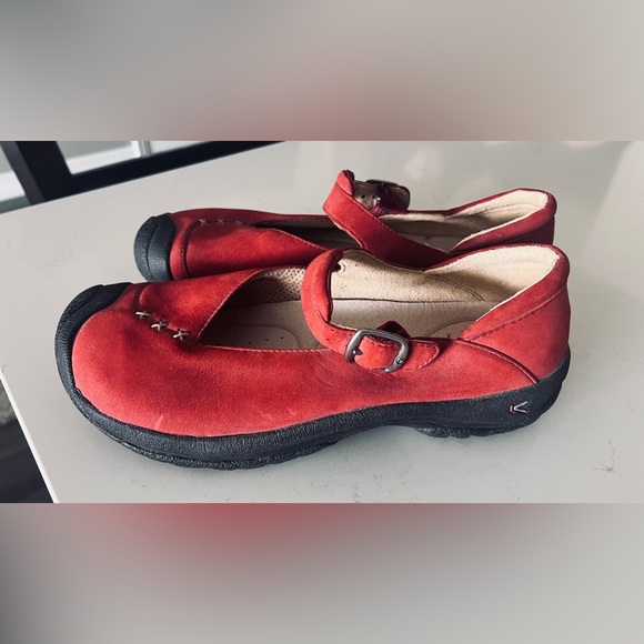 Keen Sydney Mary Jane Shoes Red Leather Casual size 9.5 - Picture 8 of 8
